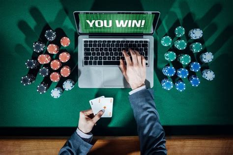 vincere poker online